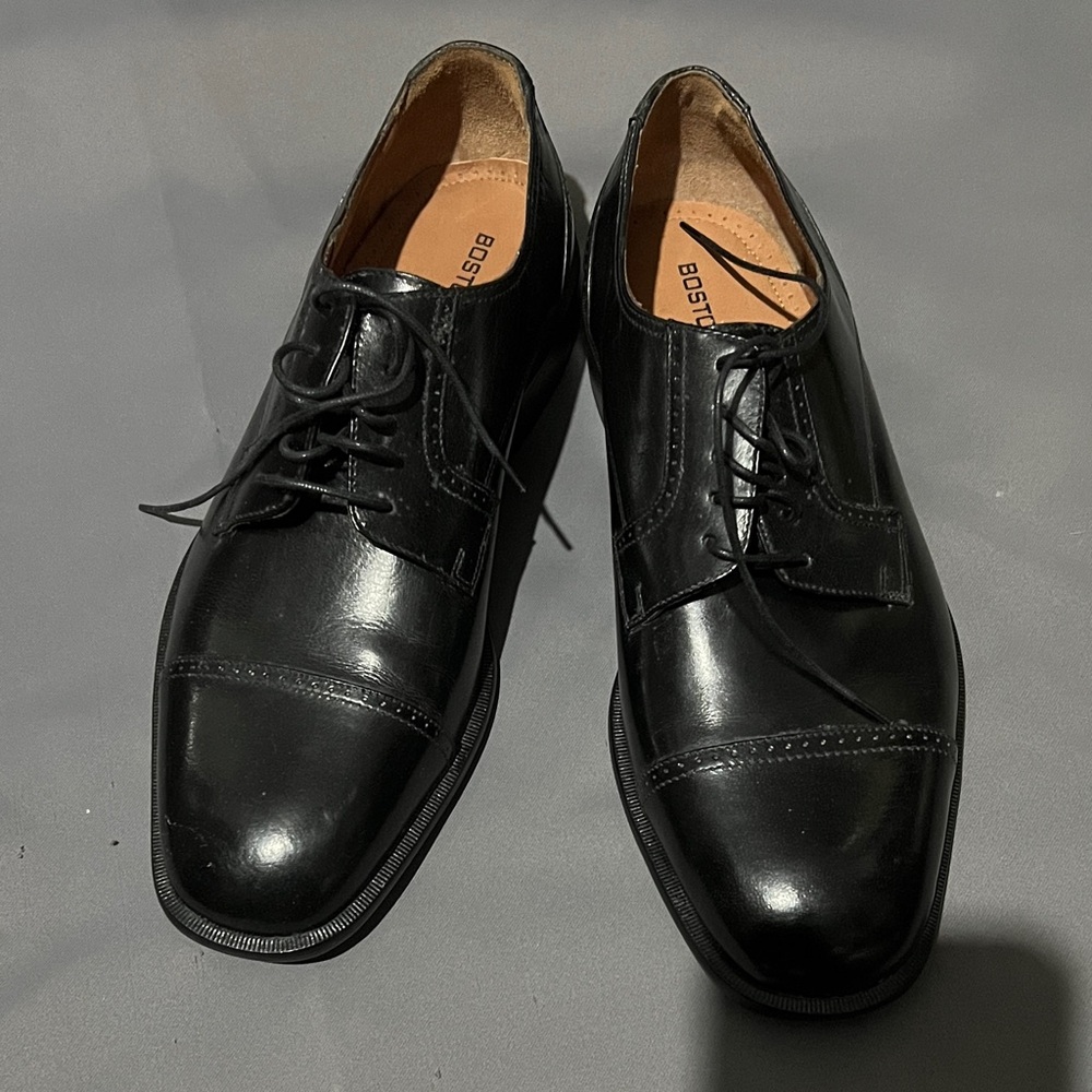 New! Bostonian Classic Black Oxfords